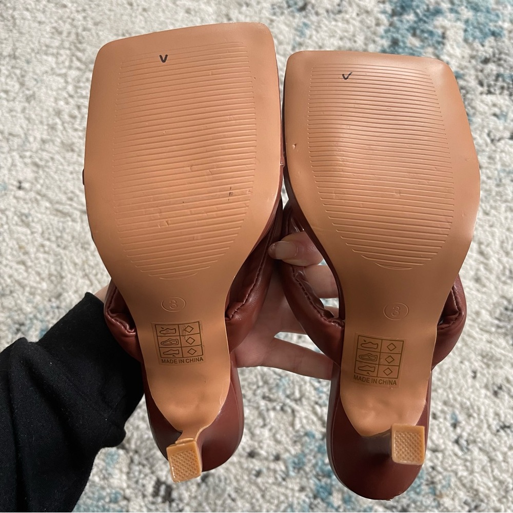 NWOT Pretty Little Thing Sandals - Picture 6 of 11